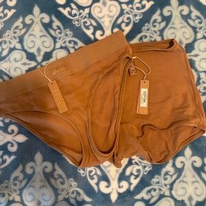 2 skims underwear